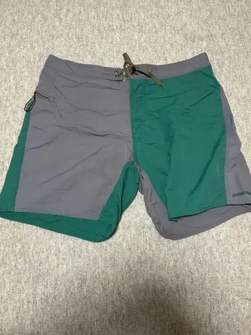 patagonia 숏팬츠 38 사이즈 그레이/그린