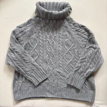 [ MARY QUANT ] 케이블 짜임 터틀넥 니트