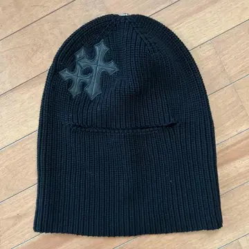 SUPPLIER 크로스 가죽 패치 발라클라바 비니