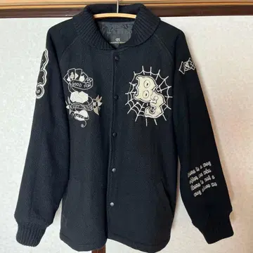 CROPPED HEADS 블랙 바시티 자켓