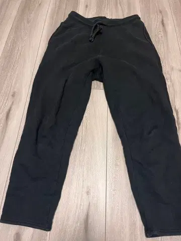 블랙 스웨트 팬츠 백 포켓 부착 west point