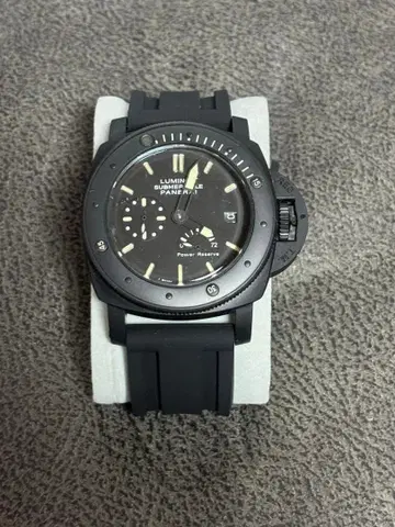 노브랜드 Luminor Submersible 자동 시계