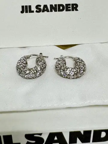 Jil Sander 크리스탈 후프 귀걸이 (양쪽 귀용)