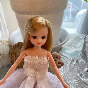 리카짱 인형 본체 블론드 드레스는 포함되지 않습니다!