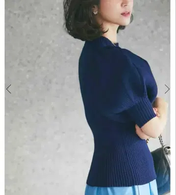 새상품급 SEVENTEN 세븐틴 바이 미호 카와히토 볼륨 슬리브 니트 S