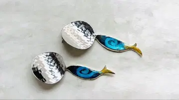 순은 물고기 모양 파랑과 금색 그라데이션 귀걸이