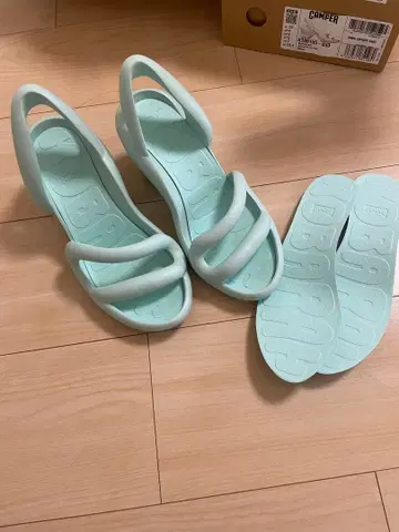 캠퍼 새상품급 짱귀여운 민트 그린 샌들