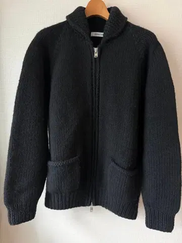 ADVENTURER 핸드니트 카우이찬 스웨터