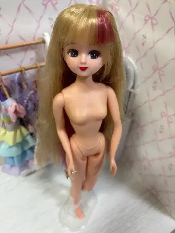 해시태그 리카짱 볼륨 헤어 리카짱 빨간색 포인트 컬러 헤어 장신