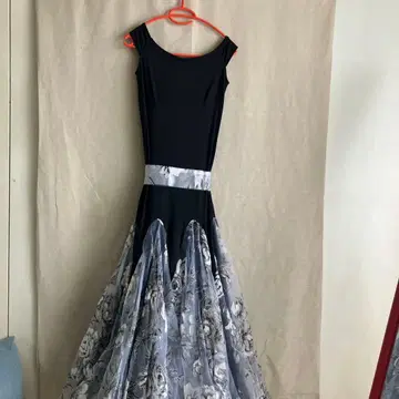 플라워 프린트 A라인 드레스 블랙/그레이