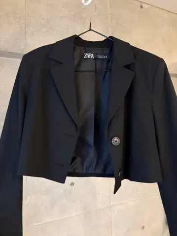 ZARA 블랙 크롭 자켓