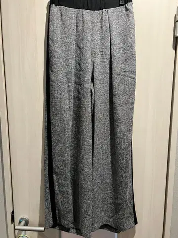 그레이 스트라이프 와이드 팬츠 미사용 택 포함