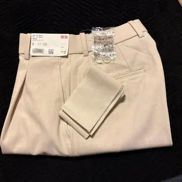 유니클로 턱 와이드 팬츠 S 사이즈 인심 65cm로