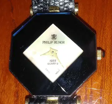 PHILIP RUNOR 팔각형 손목시계 프랑스제 레어 버블 시대
