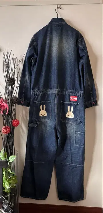 새상품급 토끼 작업복 [ cune ]