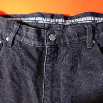 펠레펠레 블랙 데님 40 사이즈 루즈핏 팬츠