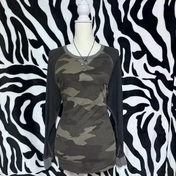 카모 패턴 긴팔 T셔츠 래글런