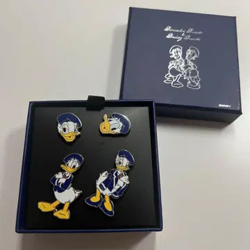 디즈니 스토어 도날드/데이지 핀즈 세트