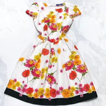 엠즈 그레이시 카탈로그 게재 플라워 모티브 원피스