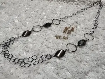 실버 목걸이와 귀걸이 세트