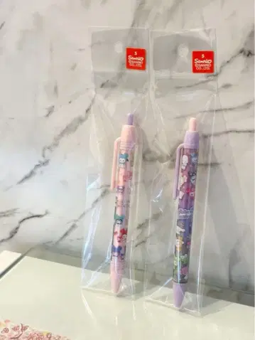 새상품 TWICE 러블리 산리오 콜라보 볼펜 2종 묶음 판매