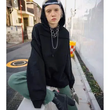 PERVERZE 새상품급 정가 30,240엔 가공 후드티 맨투맨 블랙