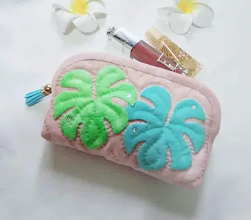 작지만 귀여운 반짝반짝 몬스테라의 하와이안 퀼트 파우치 캐시 나카지마