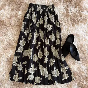 성인 꽃무늬 플리츠 롱 스커트 M 일본제 블랙 x 꽃무늬 고급 깔끔한