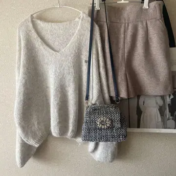 스나이델 트위드 숄더백 VIS 숏팬츠 한국 니트