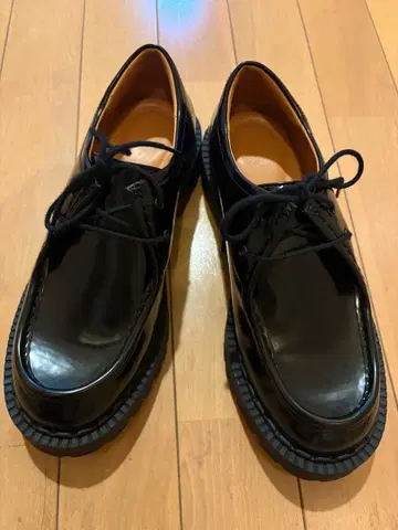 블랙 레이스업 슈즈