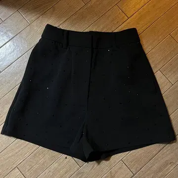 H&M 테일러드 숏팬츠 32