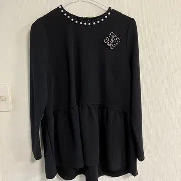 여유로운 블랙 긴팔 포멀 상의 펄 장식 포함