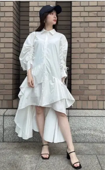 SNIDEL 볼륨 이레귤러 헴 원피스