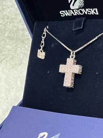 SWAROVSKI 스와로브스키 목걸이 크로스 라이트 핑크 입체