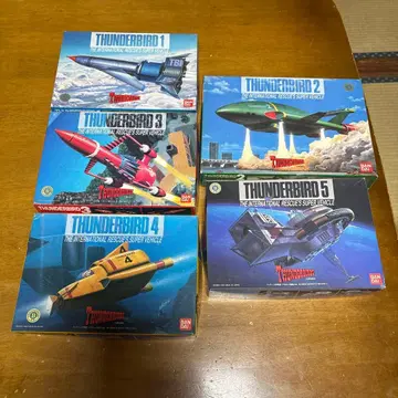 썬더버드 반다이