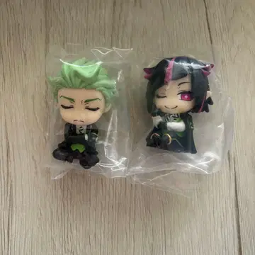 트위스테 어깨 쿵 fig. 릴리아 세벡 가챠가챠