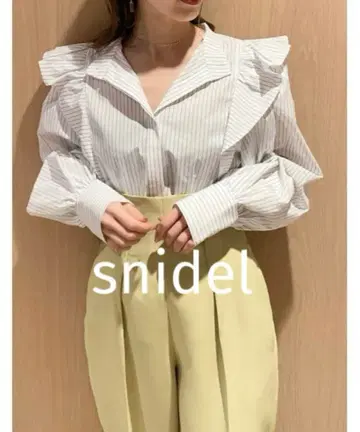 snidel 프릴 블라우스 긴팔 스트라이프 코튼 화이트 화이트