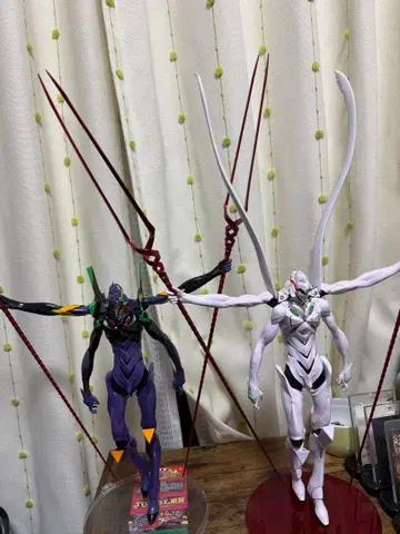 에반게리온 제13호기 피규어 2체 세트 제일복권