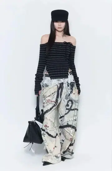 THEREDTHREAD print sweat 3 toys