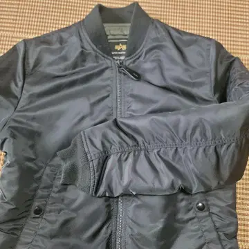 ALPHA INDUSTRIES MA-1 플라이트 자켓 S 사이즈 블랙