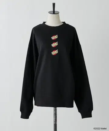 earpapillonner 이아파피요네 UNO 블랙 맨투맨 자수