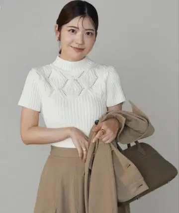 Audire 아우디레 Diamond knit tops (Ivory)