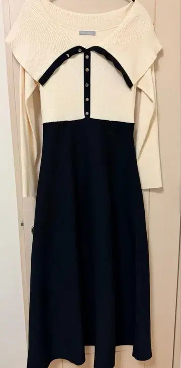 JILL BY JILLSTUART 빅 칼라 니트 원피스