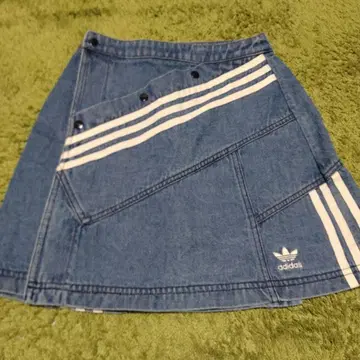 아디다스 데님 미니 스커트 레어 새상품급
