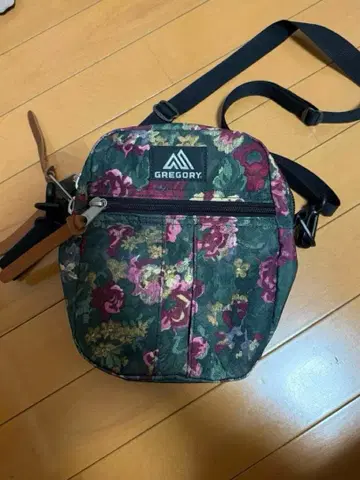 GREGORY 꽃무늬 숄더백