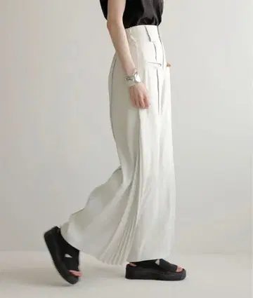 mieli invariant pleat hem block pants