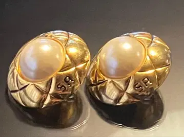 [ 빈티지 ] 소니아 리키엘 마틀라세 퀼팅 펄 귀찌