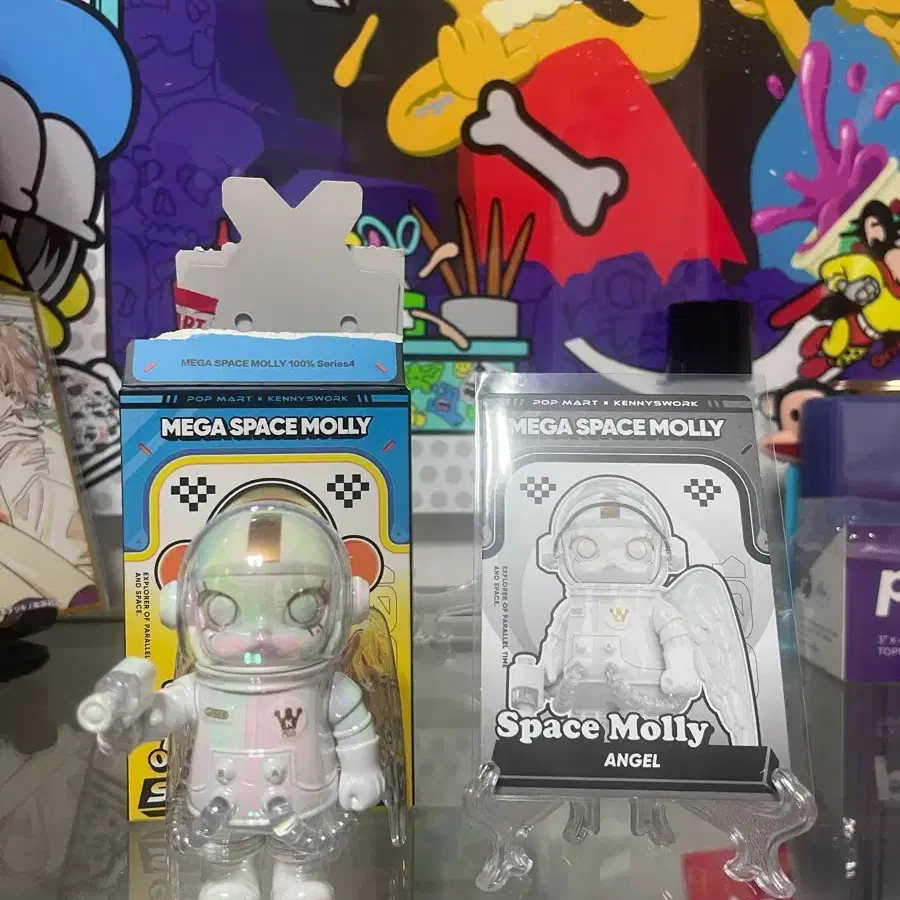 Unopened) Popmart Mega Space Molly Series 4 100% Secret Angel