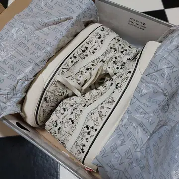 새상품 vans vault og Sk8-hi LX camp snoopy