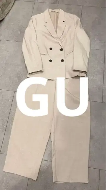 GU 더블 브레스트 자켓 + 와이드 테이퍼드 앵클 팬츠